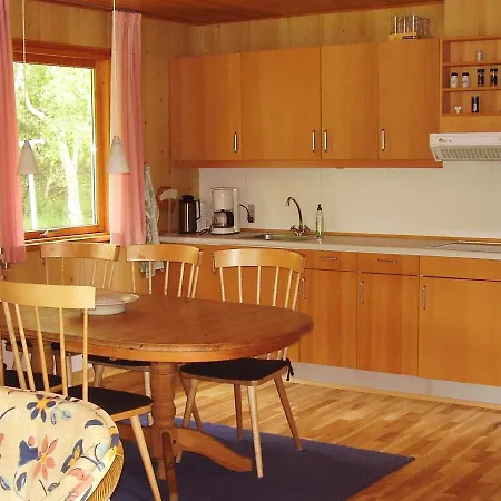 Ferienhaus Three-bedroom Holiday In 4 *
